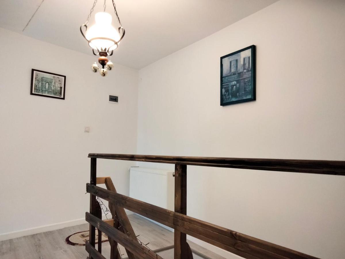 Casa Scheiana Bed and Breakfast Braşov Exteriör bild